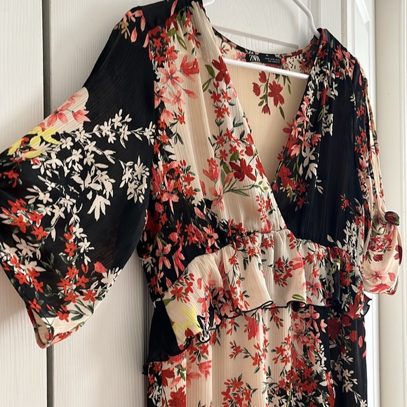 Zara Floral Midi Dress - Picture 2 of 4